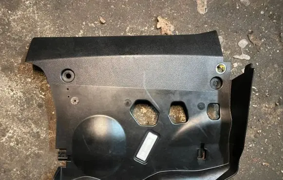 BMW 4 F36 Gran coupe Dashboard lower bottom trim panel 9218555
