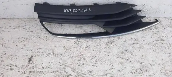 Audi A3 S3 8V Front fog light trim/grill 8V5807681A