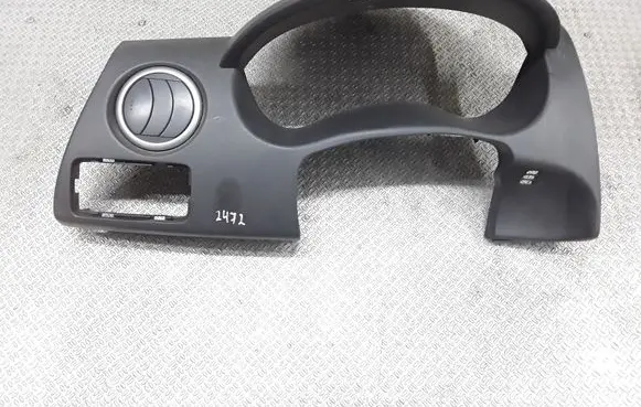 Suzuki Swift I Dashboard trim 7331162J1