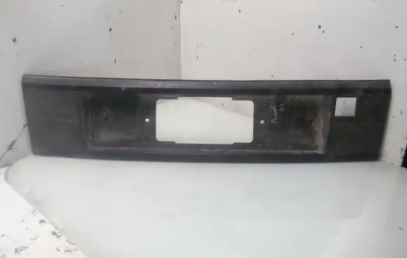 Volkswagen PASSAT B3 Trunk door license plate light bar 333853489