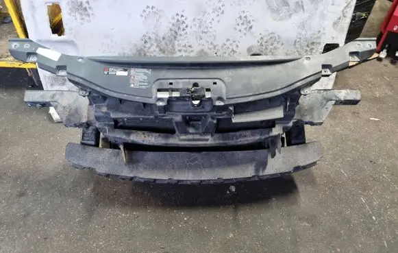 Volkswagen Touran I Radiator support slam panel