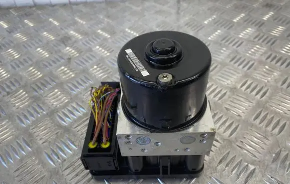 BMW 3 E90 E91 ABS Pump 6776056