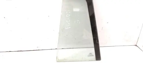 Ford Fusion Rear vent window glass 43R001583 DOT682 AS2