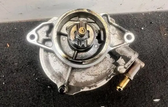 Audi A4 S4 B7 8E 8H Vacuum pump 057145100A 07T2481746 10H70611