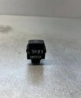 Nissan X-Trail T30 ESP (stability program) switch 5531B