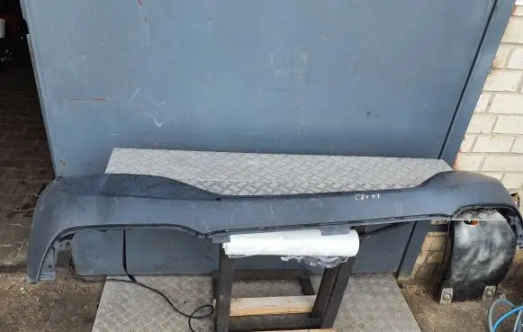 Front bumper lip
