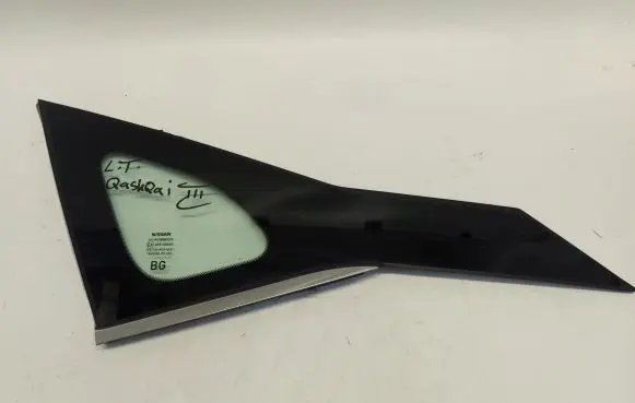 Nissan Qashqai J12 Rear side window J12578783