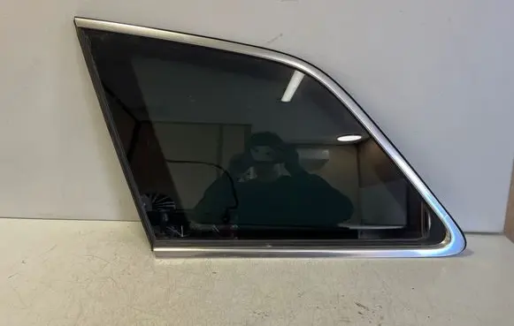 Audi Q7 4M Rear side window 4M0845297B