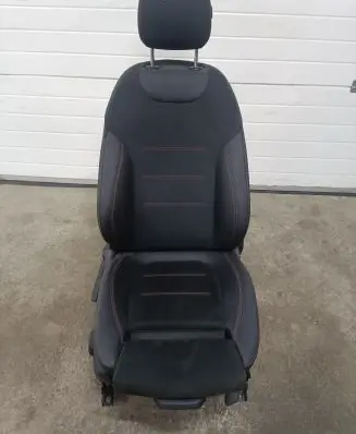 Mercedes-Benz GLA H247 Front passenger seat 