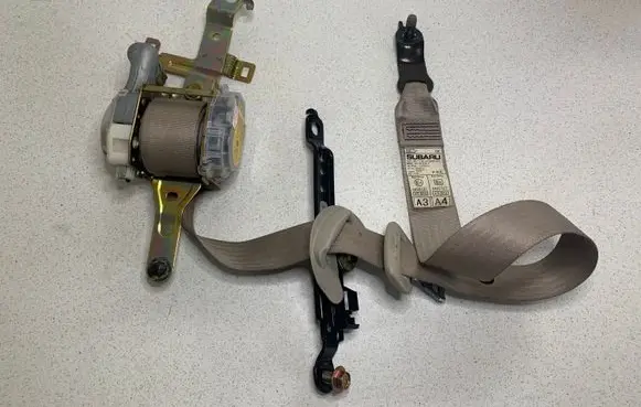 Subaru Legacy Front seatbelt H074101 R320 052601