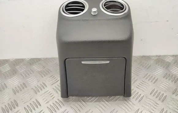 Rear air vent grill