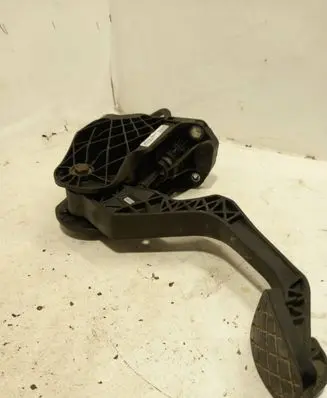Volkswagen Caddy Clutch pedal 1T1721059BN 13032007