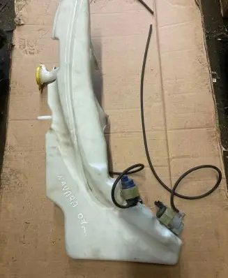 Nissan Navara Windshield washer fluid reservoir/tank 28910EB520 28910EB320 28910EB300