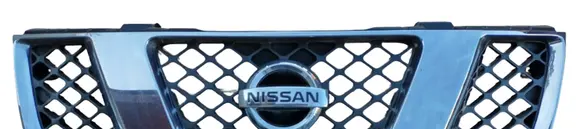 Nissan Pathfinder R51 Front bumper upper radiator grill