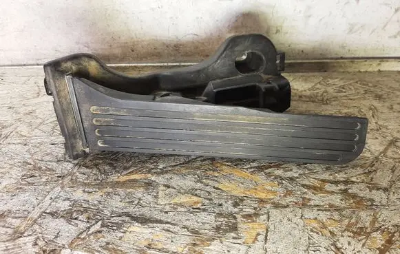 Volkswagen Golf V Accelerator throttle pedal 1K1721503P
