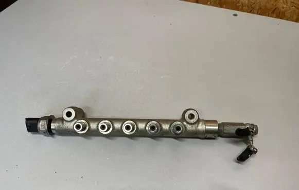 Opel Astra K Fuel main line pipe 55570022