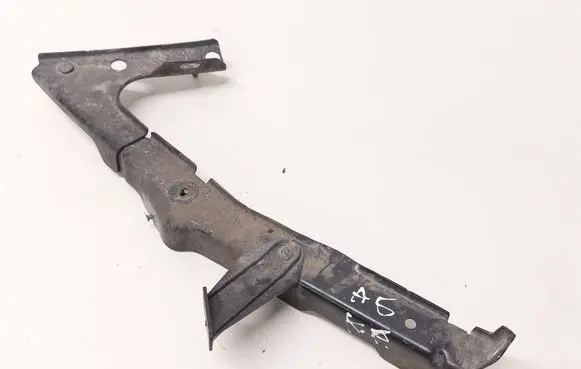 Fender mounting bracket
