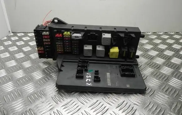 Mercedes-Benz Sprinter W906 Fuse box set A9069006701