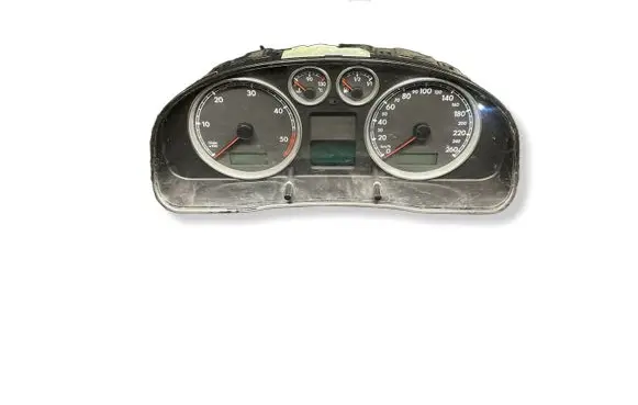 Volkswagen PASSAT B5.5 Speedometer (instrument cluster) 3B0920829A