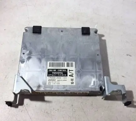 Lexus IS 200-300 Engine control unit/module 8966153040
