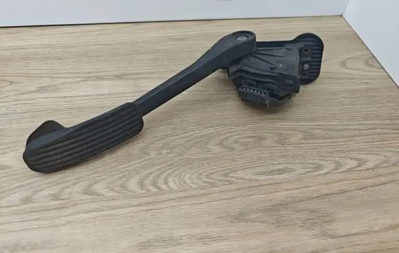 Volvo S60 Accelerator throttle pedal 9496822 D060 00776922