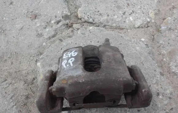 BMW 3 E46 Front brake caliper