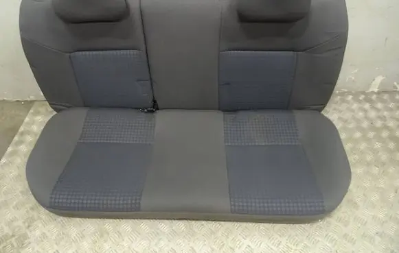 Opel Corsa C Second row seats