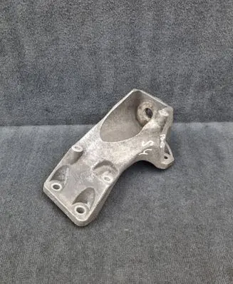 Audi A4 S4 B6 8E 8H Gearbox mounting bracket 8E0399114H