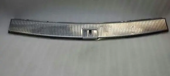 Volkswagen Touareg I Trunk/boot sill cover protection 7L6863546S