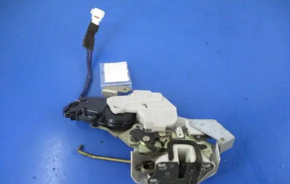 Suzuki Liana Rear door lock