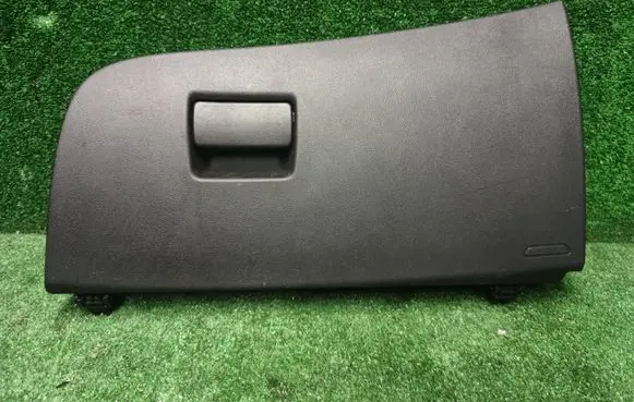 Opel Insignia B Glove box 39097522