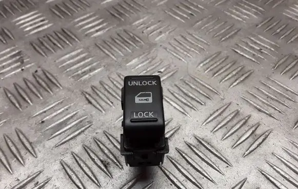 Nissan Navara D40 Central locking switch button 68492EB300