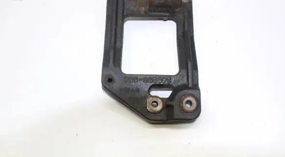 Lexus RX 330 - 350 - 400H A/C compressor mount bracket 246260554