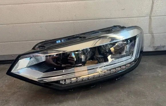 Volkswagen Touran III Headlight/headlamp 5TB941081D
