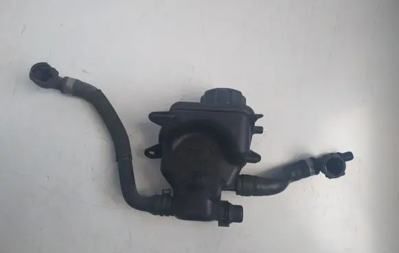 BMW 5 F10 F11 Coolant expansion tank/reservoir 7575578 17137575578 7575432
