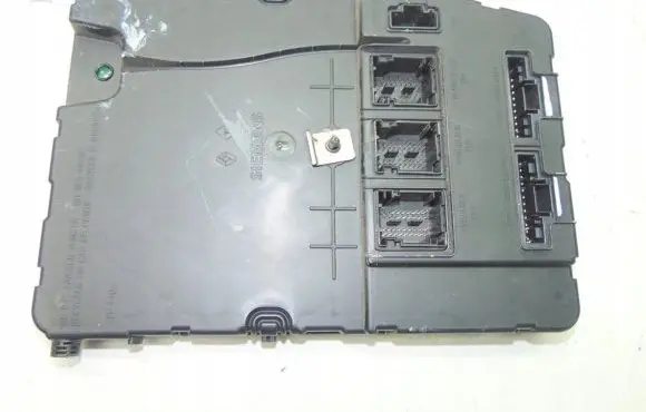 Renault Scenic II - Grand scenic II Comfort/convenience module 8200525385