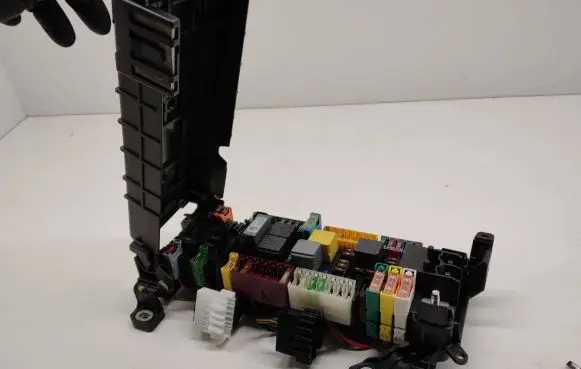 Mercedes-Benz A W176 Fuse module A2469066600