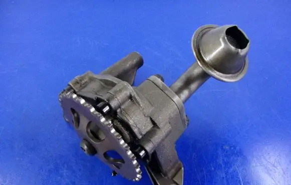 Audi A4 S4 B5 8D Oil pump 06A115105