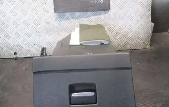 Ford Mondeo MK IV Glove box 7S71A0601