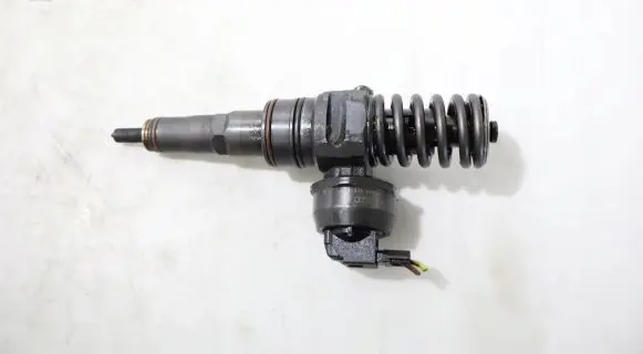 Skoda Octavia Mk2 (1Z) Fuel injector 0414720215