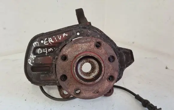 Opel Meriva A Front wheel hub spindle knuckle
