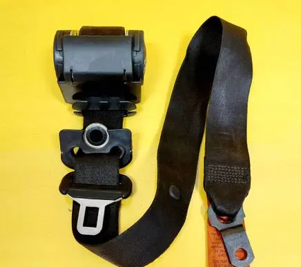 BMW 5 E39 Front seatbelt 566175100