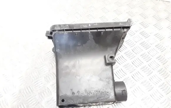 Opel Agila B Air filter box 1370051KA0