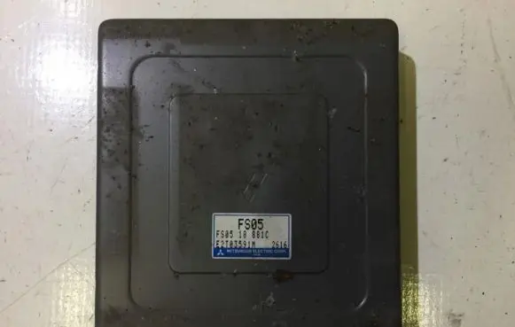 Mazda 626 Engine control unit/module FS0518881C FS05