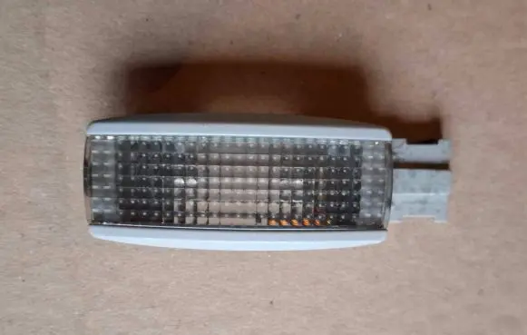 Volkswagen Touran I Front seat light 3B0947113