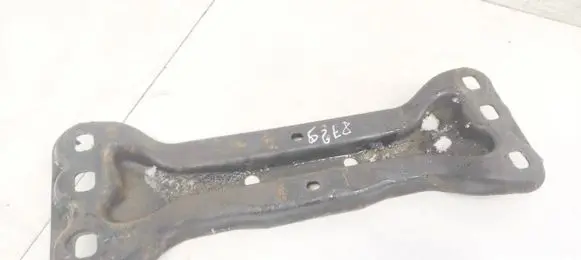 Mercedes-Benz E W211 Engine mounting bracket