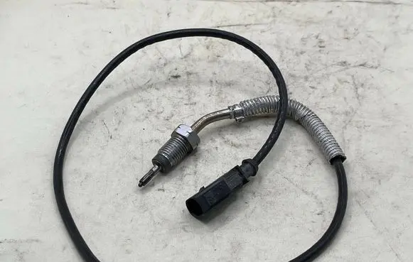 Volkswagen Golf VII Tailgate opening switch T1783 03L906088EC
