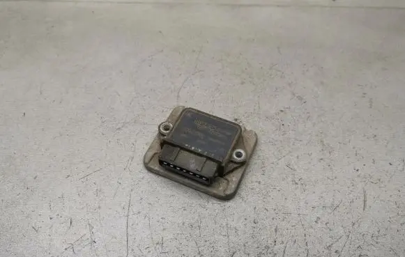 Volkswagen PASSAT B3 Ignition amplifier control unit 191905351B