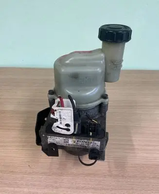 Dacia Sandero II Power steering pump V29009849L 5140A0 116795E