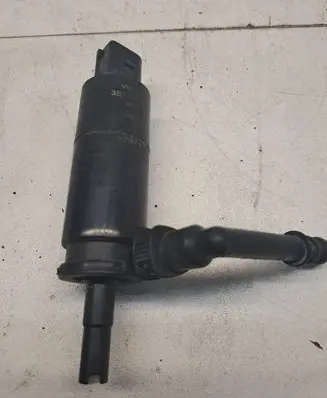 Volkswagen PASSAT B6 Headlight washer pump 3B7955681